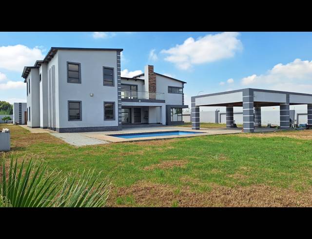 6 BEDROOM HOUSE FOR SALE IN RIVERSDALE